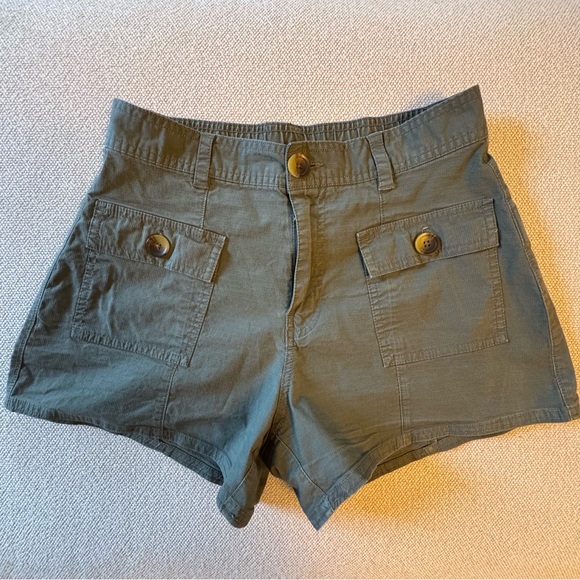 Vuori | Women’s Vintage Ripstop Utility Shorts | Size S | Army Green - Picture 4 of 6